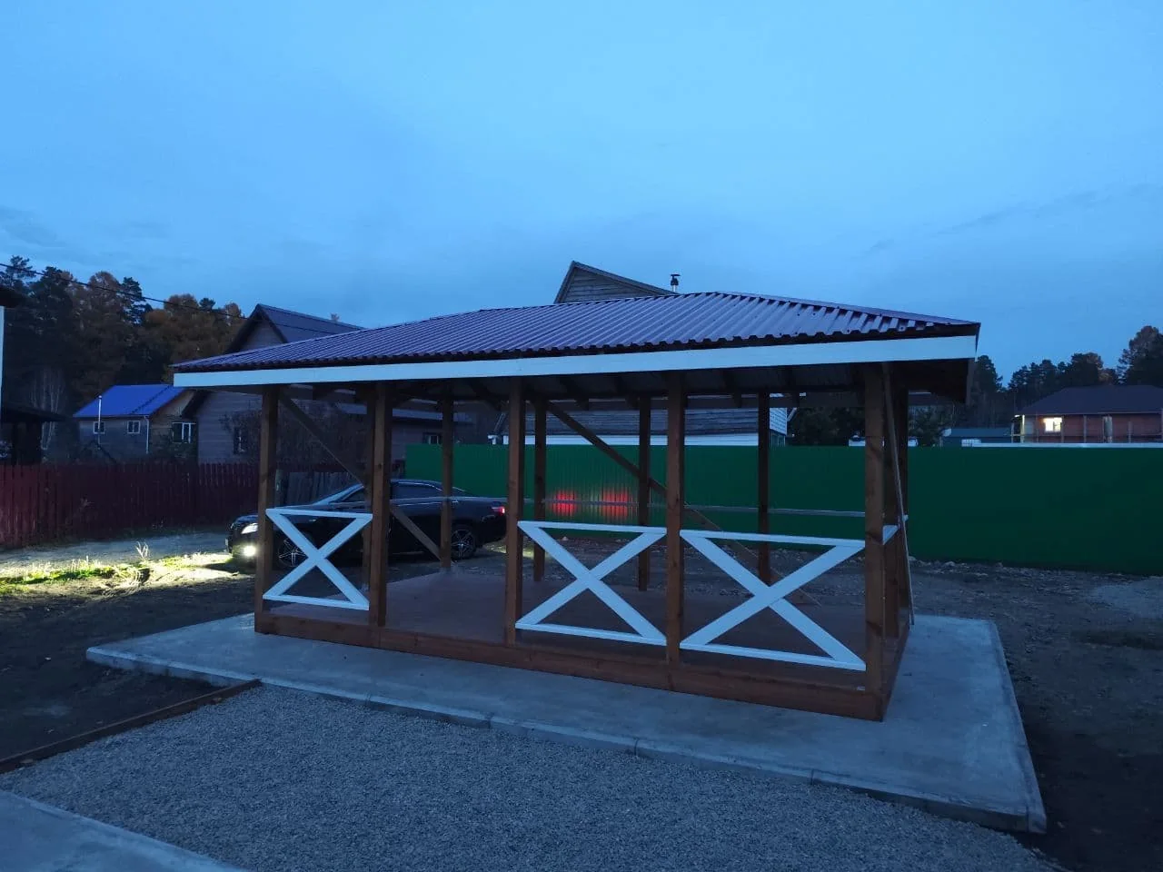 Беседка 3×5,5 с вальмовой крышей House Baikal